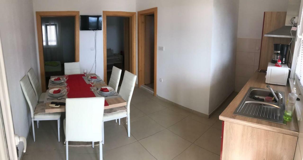 Apartmani Kulas Pakoštane Εξωτερικό φωτογραφία
