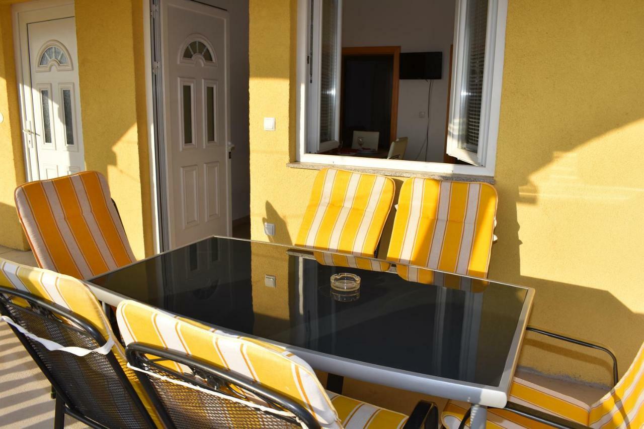 Apartmani Kulas Pakoštane Εξωτερικό φωτογραφία